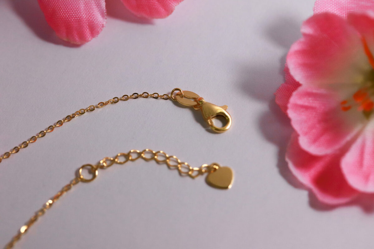 Dangling Heart Cushion Necklace
