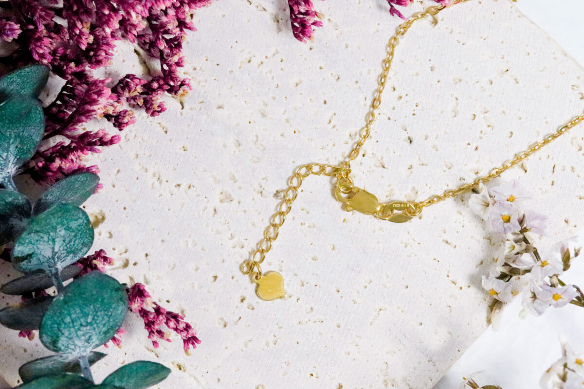 Nacre Kuori Fan Necklace