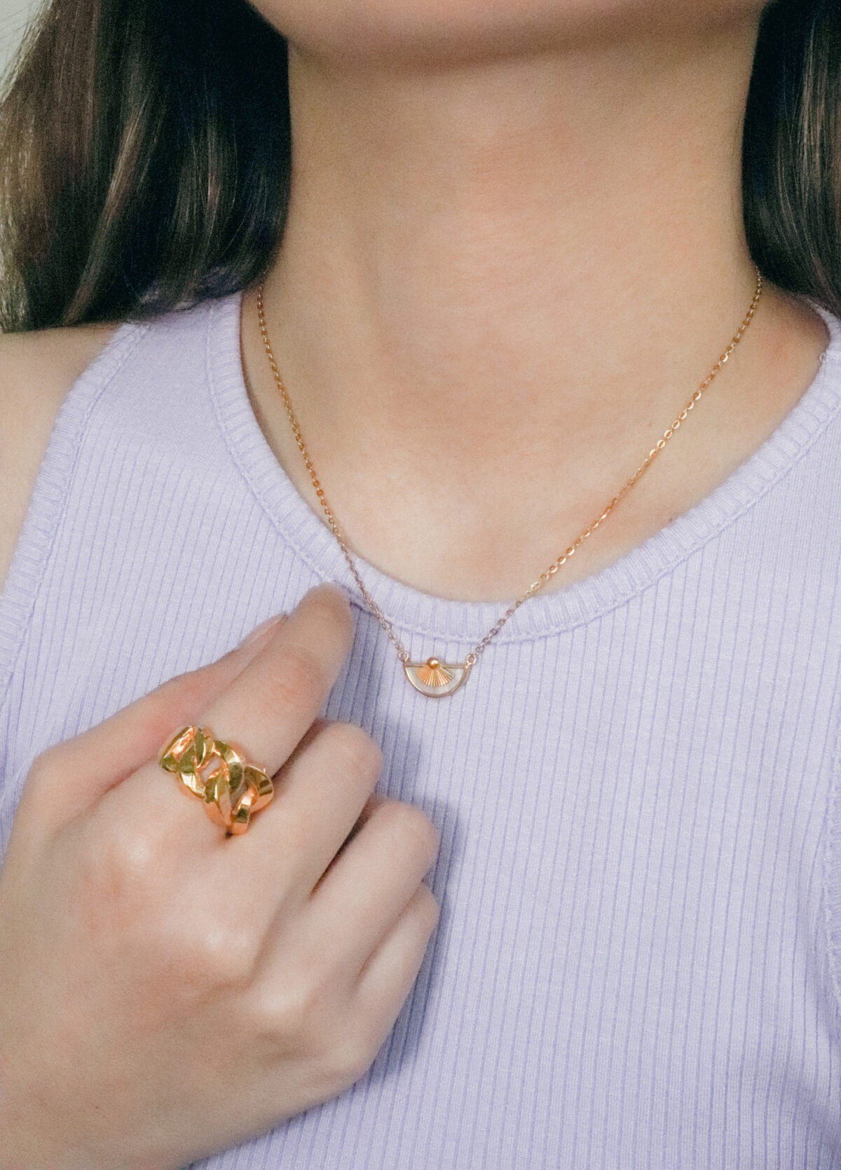 Nacre Kuori Fan Necklace