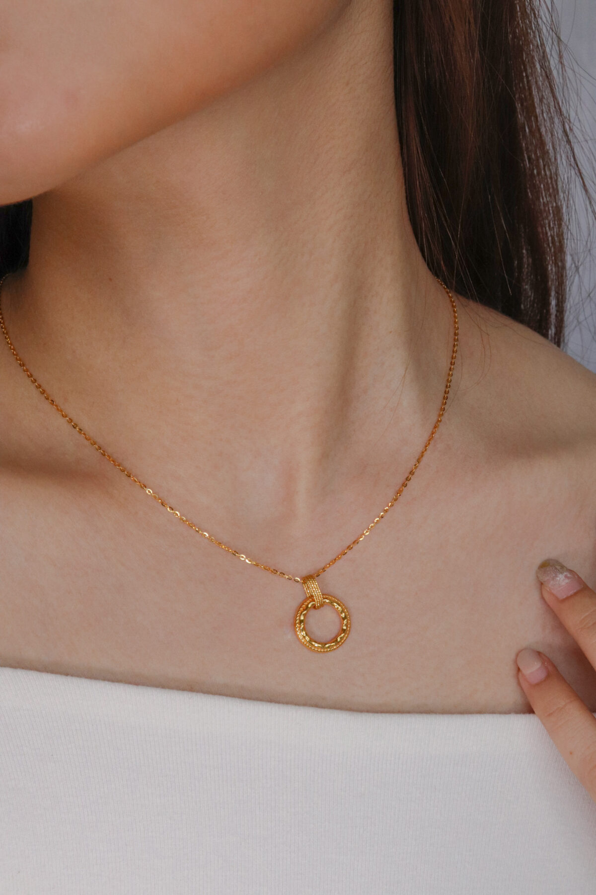 Arista Rim Necklace