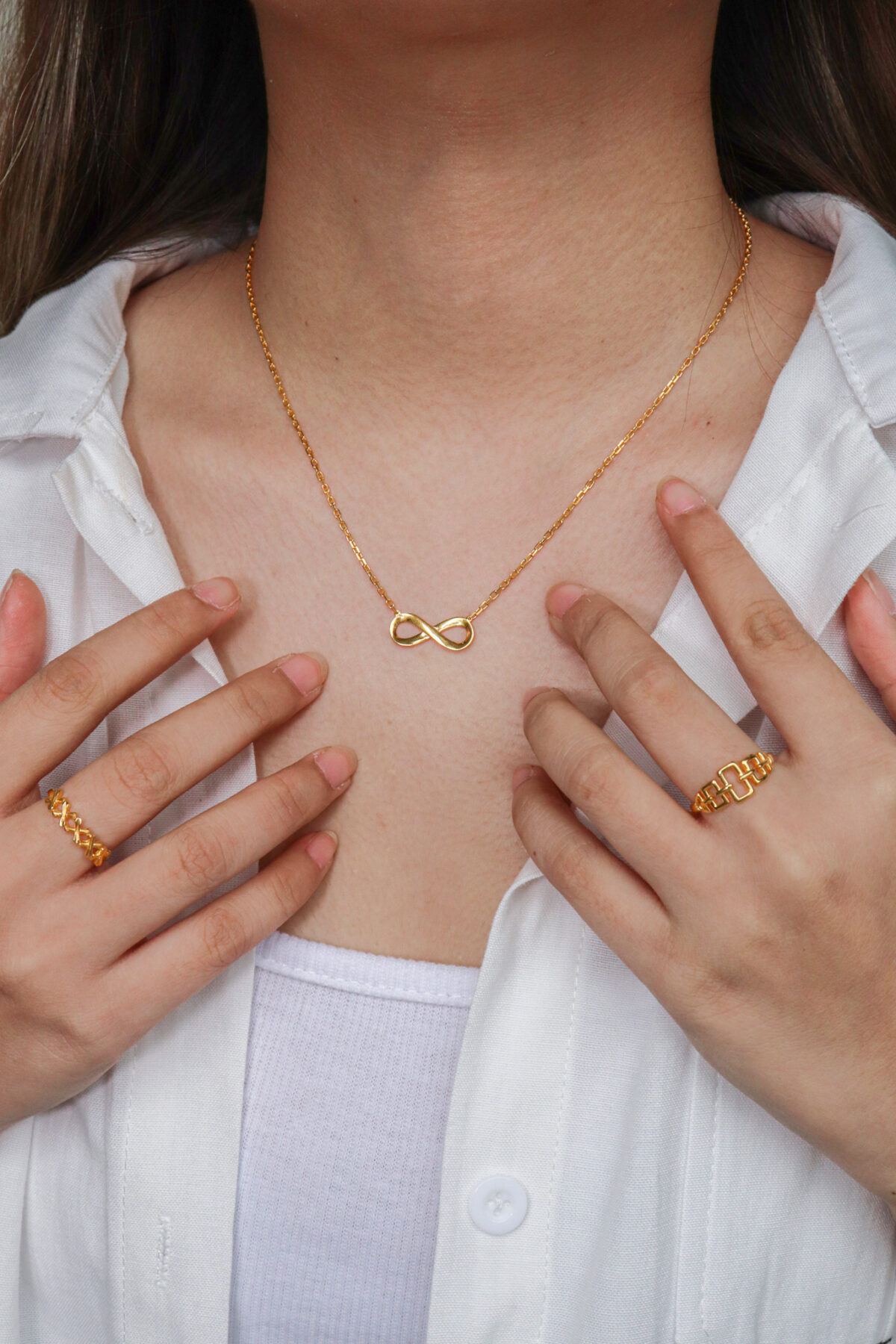 Wallis Infinity Necklace