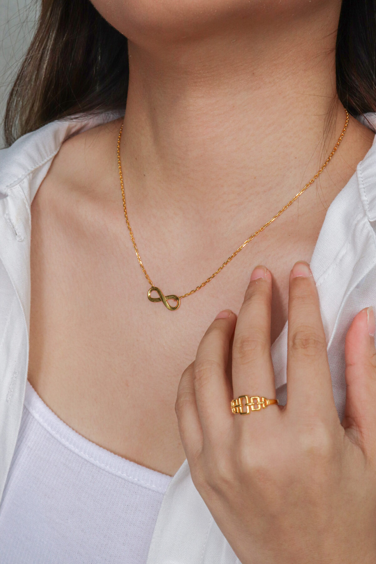 Wallis Infinity Necklace