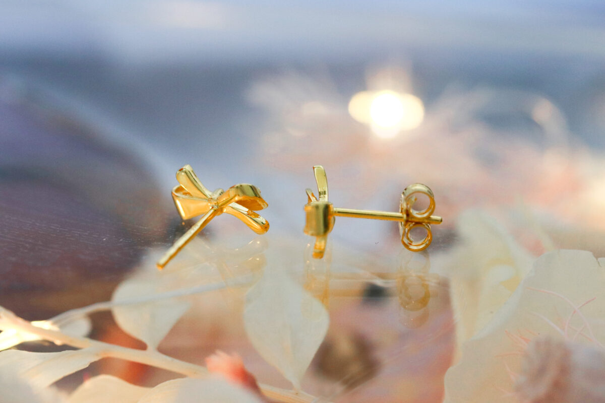 Ribbon Gleam Earrings