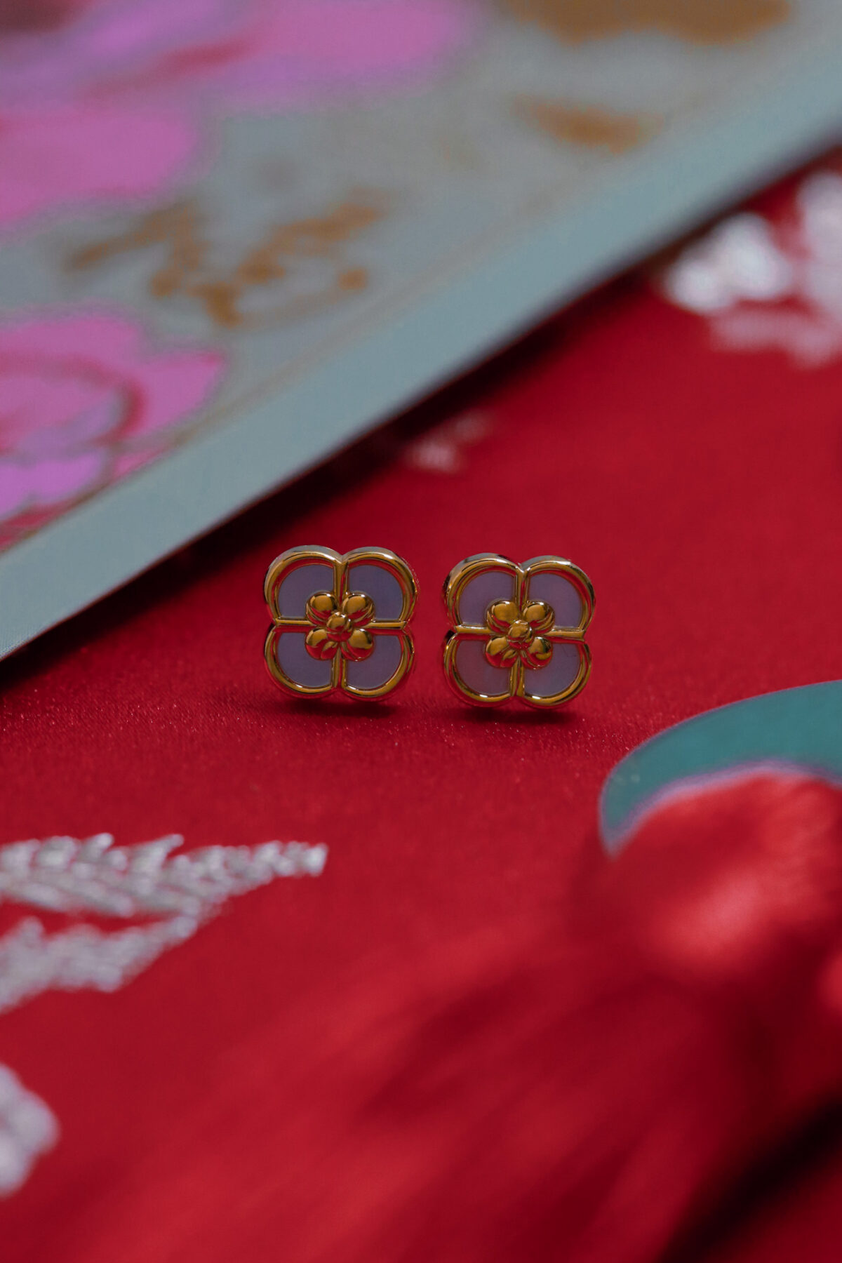 Nacre Kuori Shell Earrings
