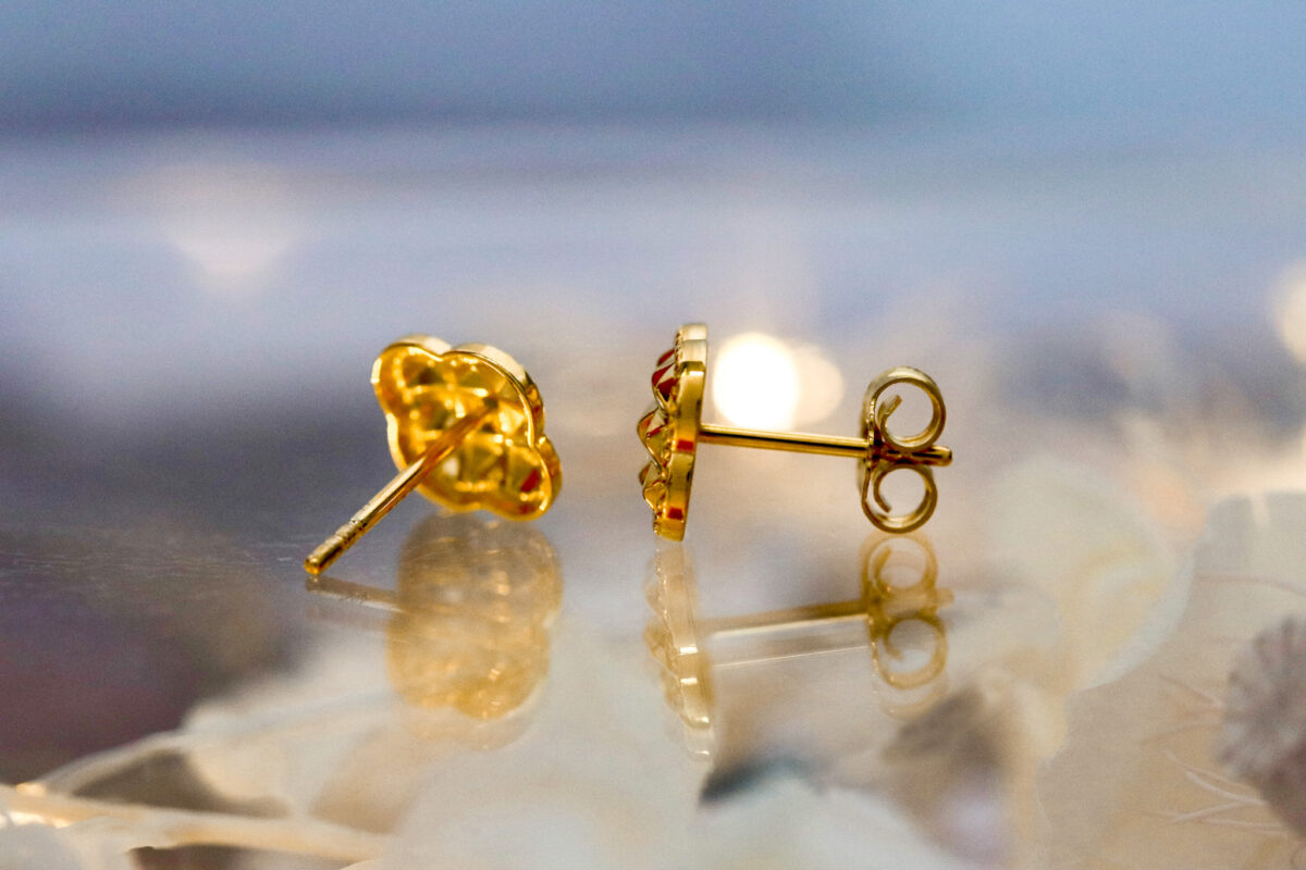 Silent Sparkle Earrings