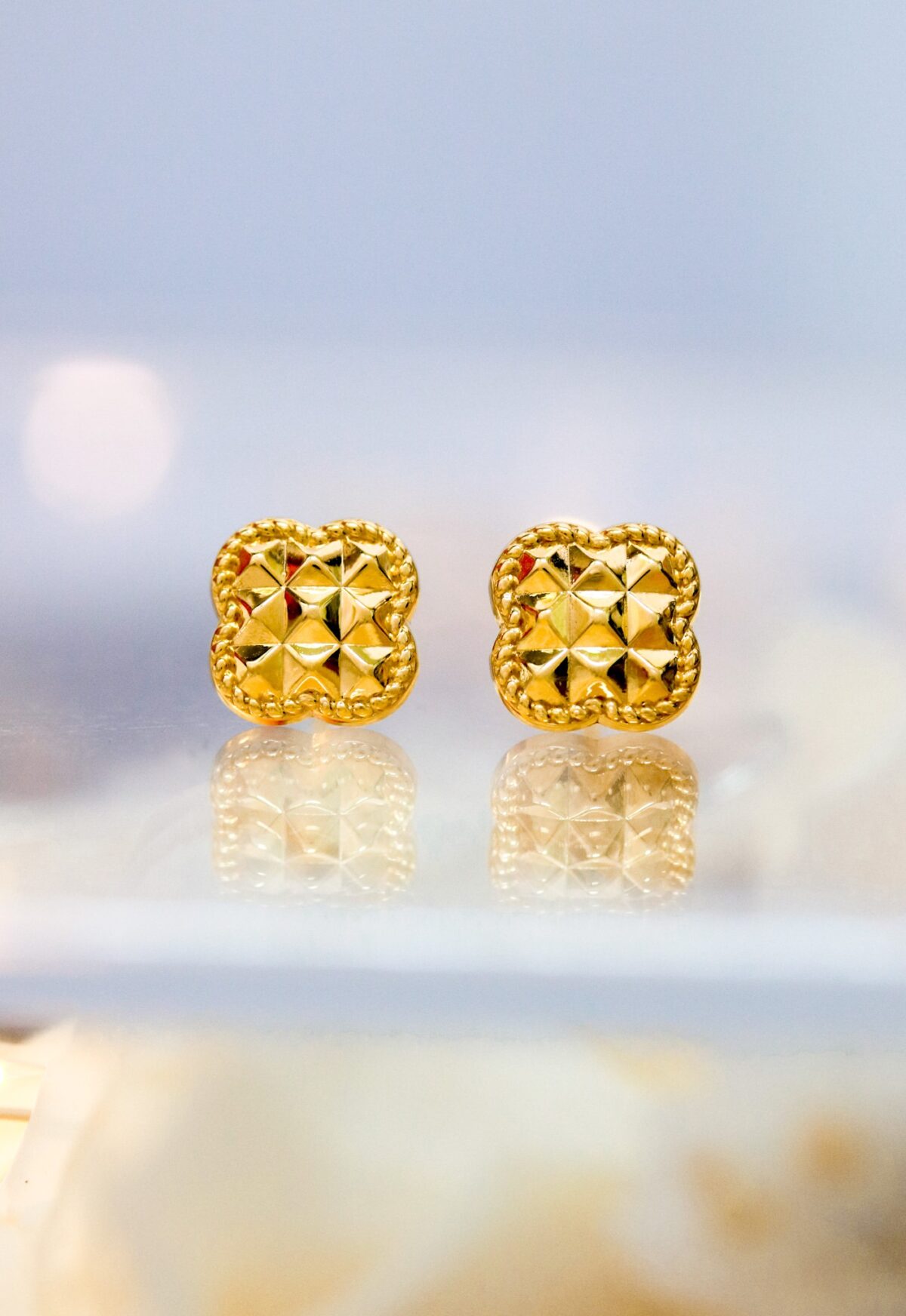 Silent Sparkle Earrings