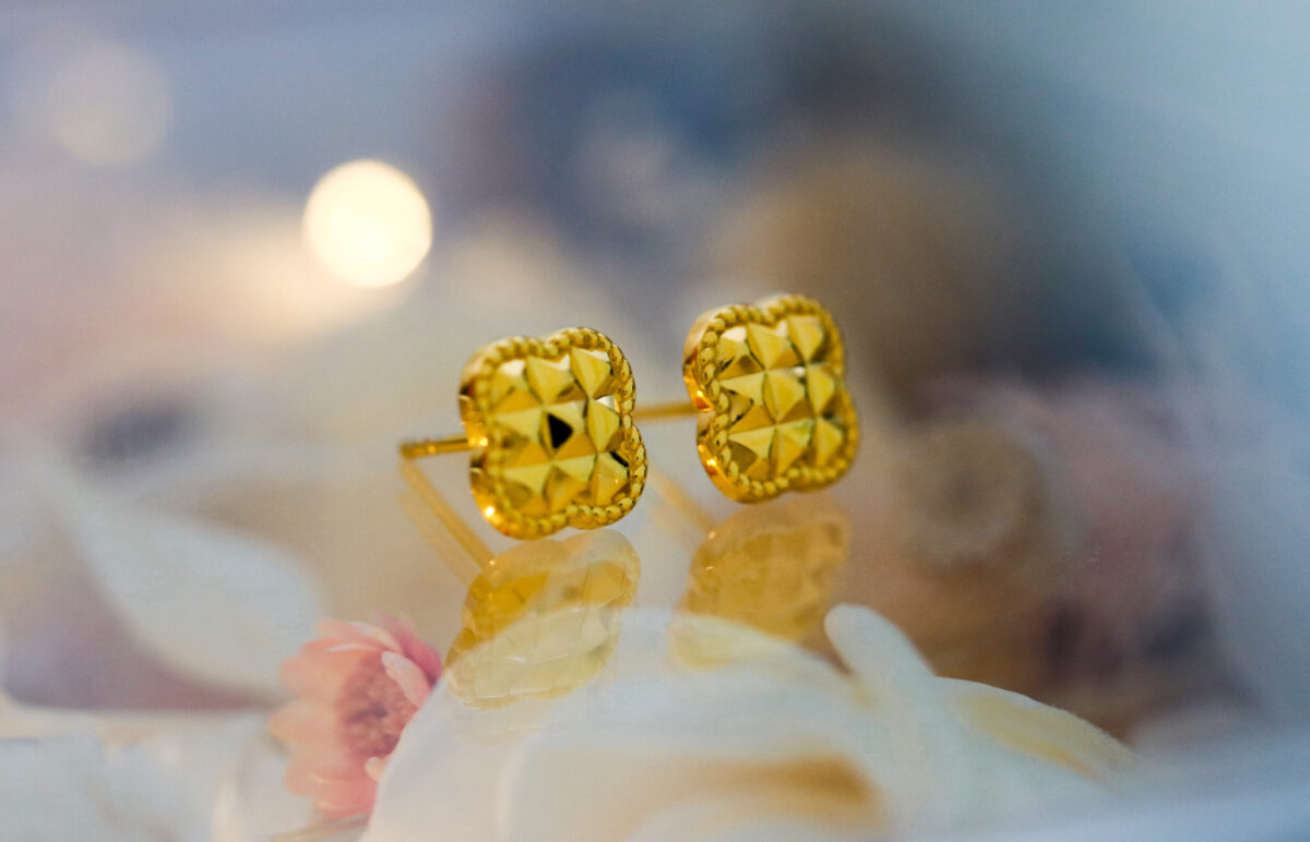 Silent Sparkle Earrings