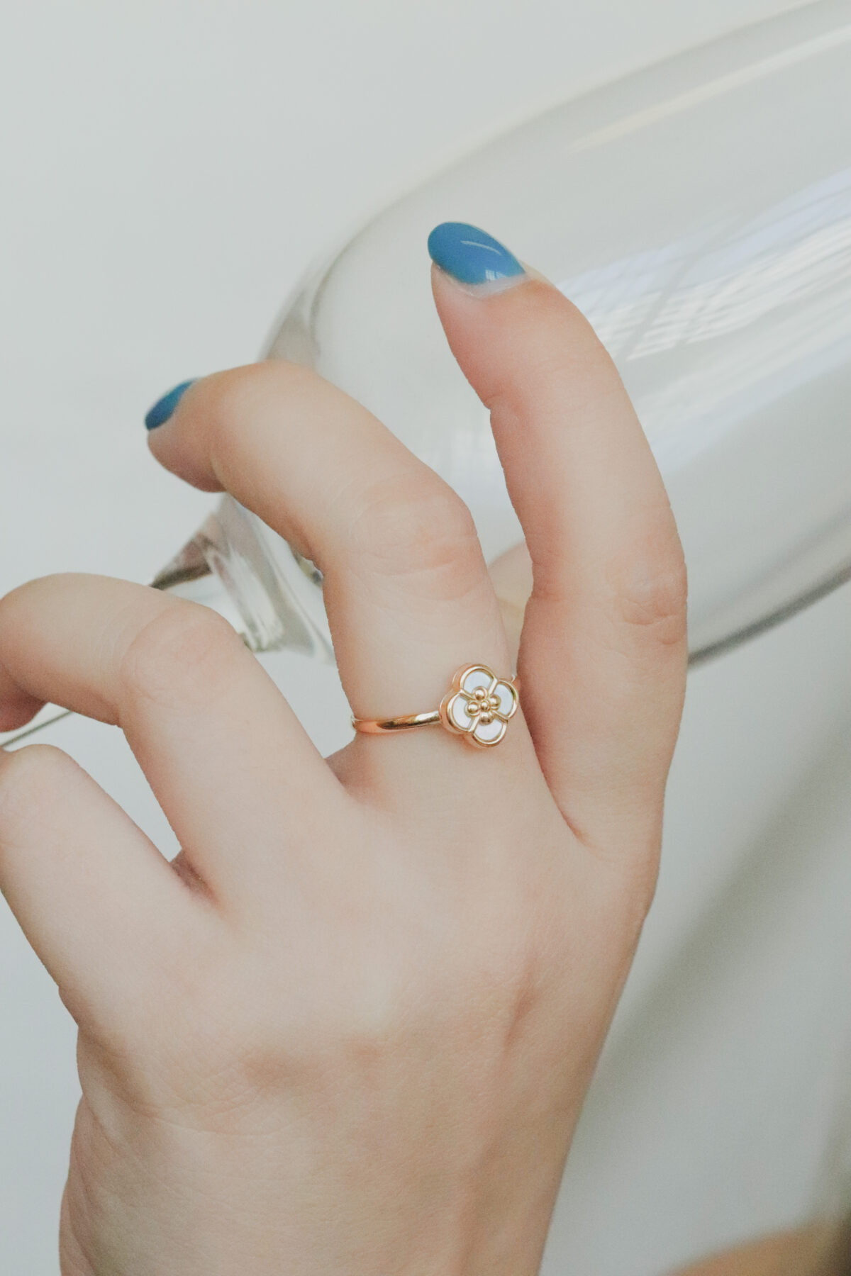 Nacre Kuori Shell Ring