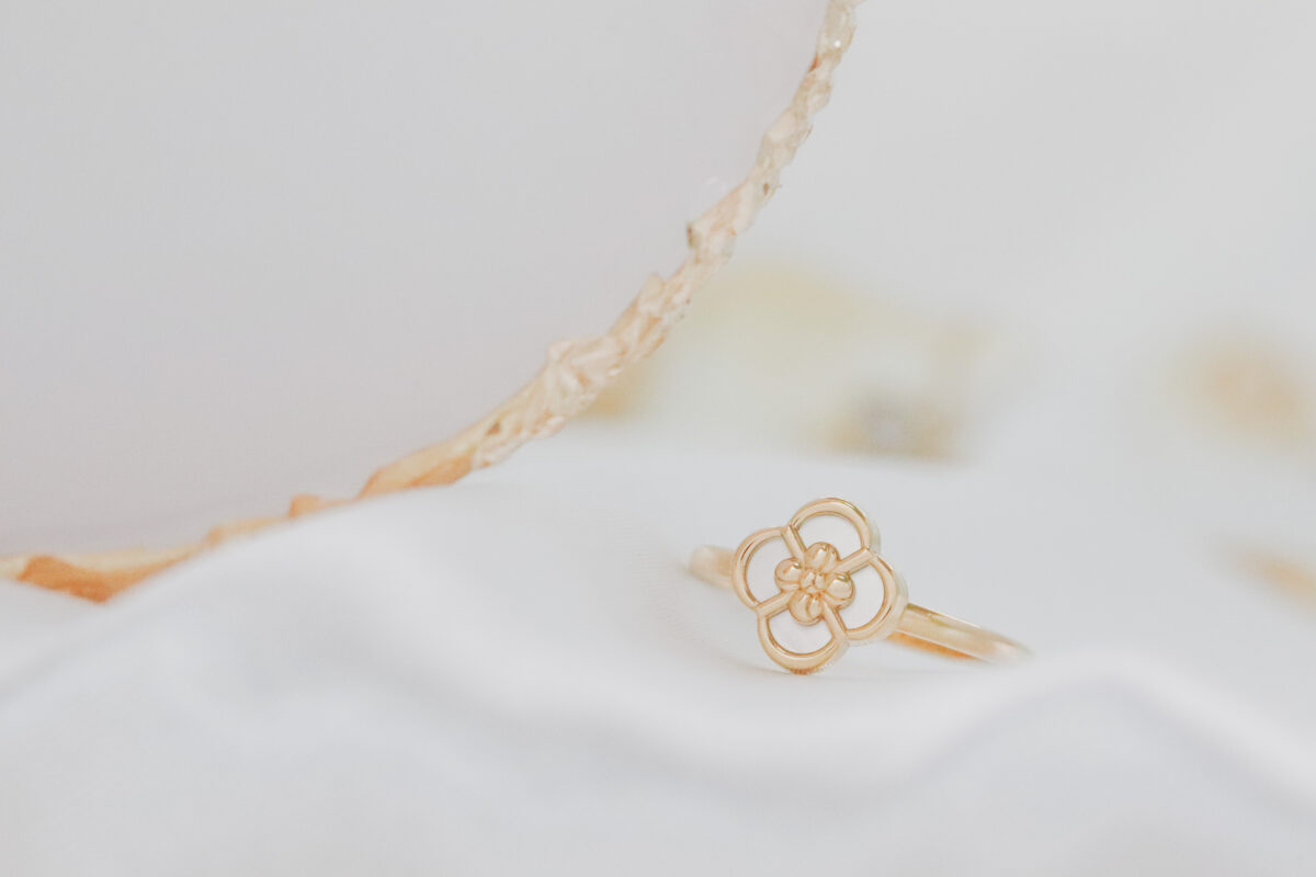 Nacre Kuori Shell Ring