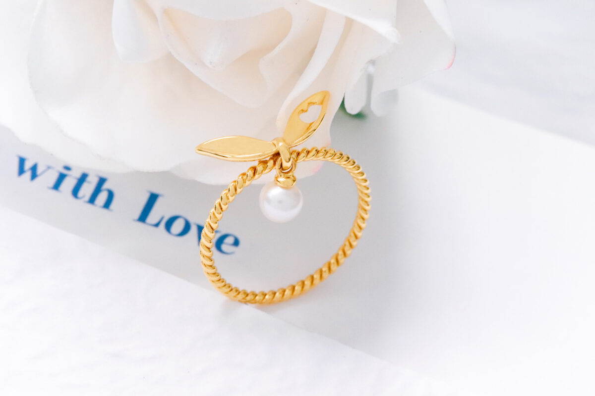 Dara Pearl Ring