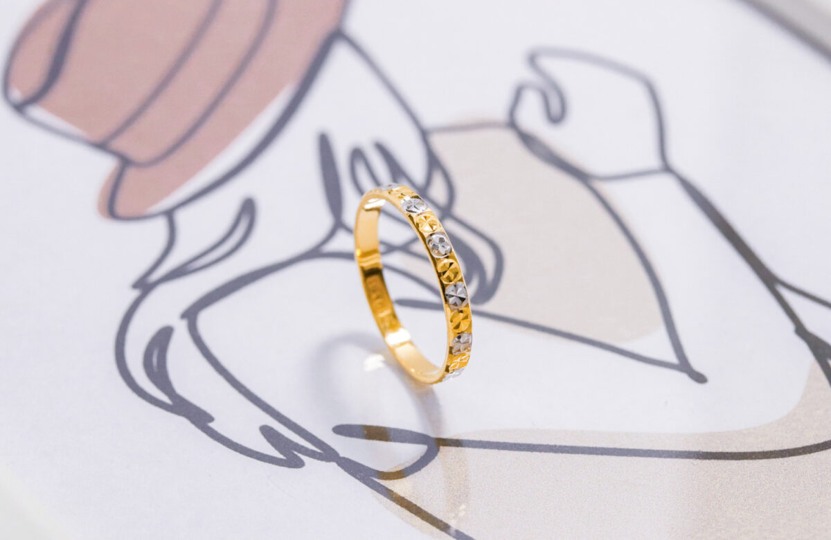 Steffi Duo-Tone Delicate Ring