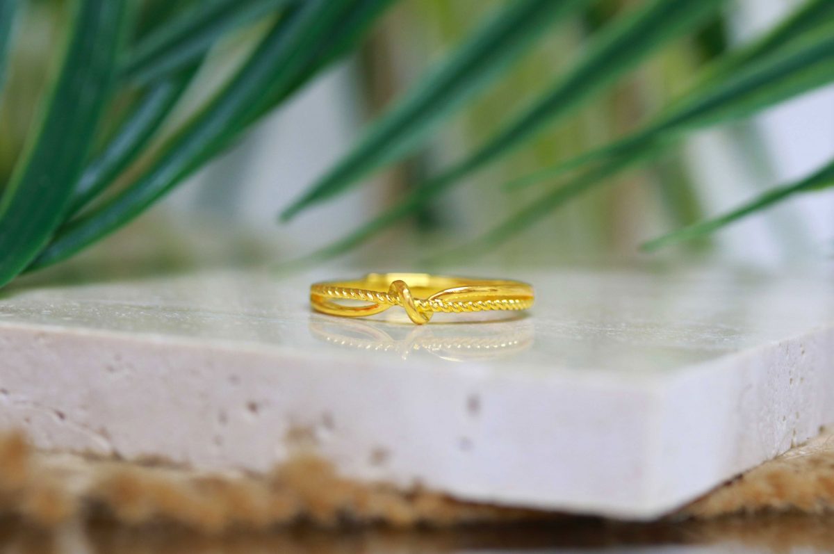 Surfing Knot Ring